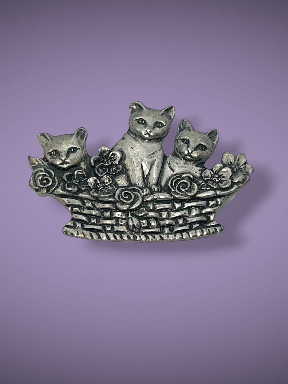 Darling Vintage 1987 Seagull Pewter Canada Cats Kittens in Flower Basket Brooch